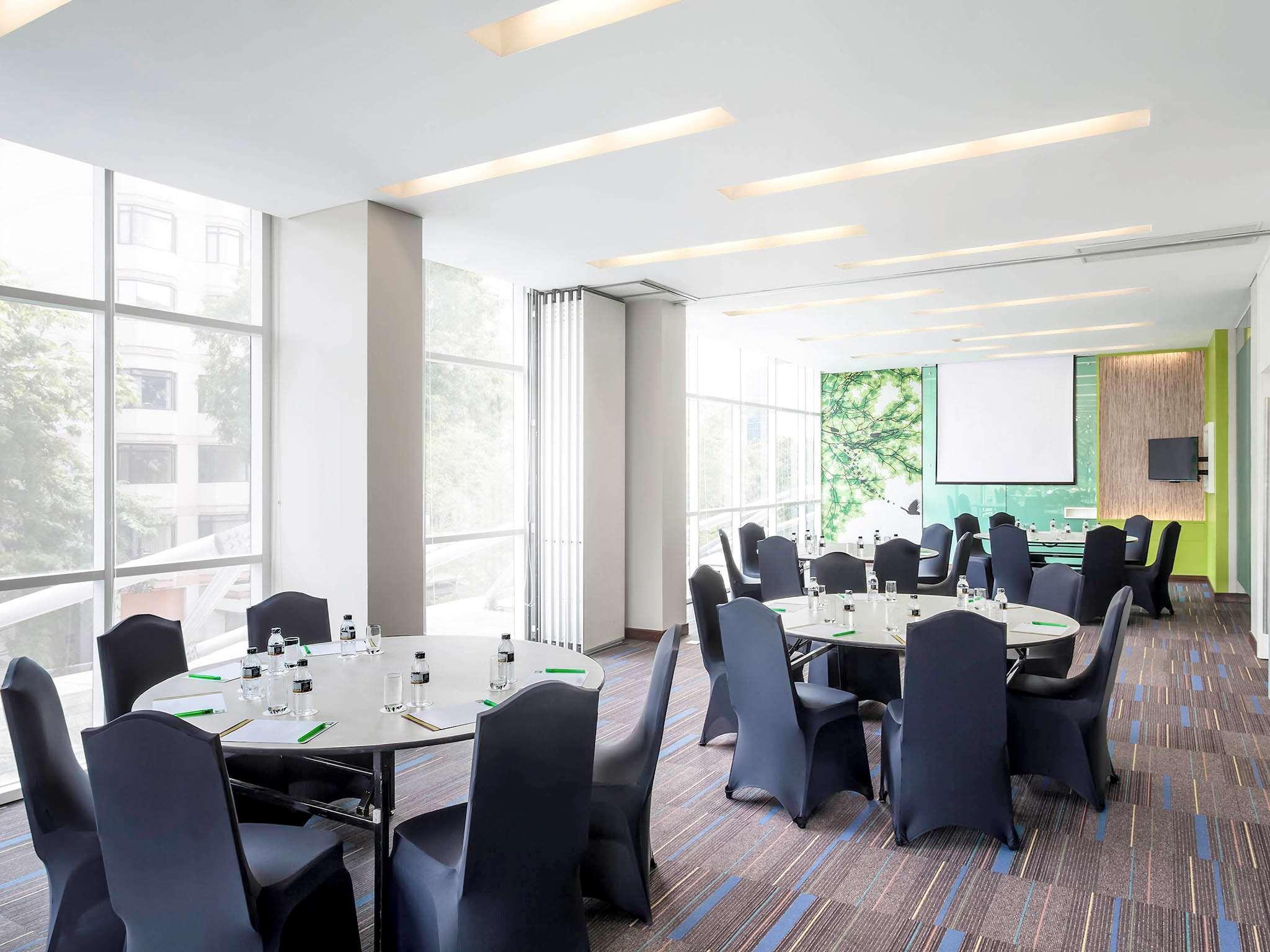 All Seasons Jakarta Thamrin Экстерьер фото