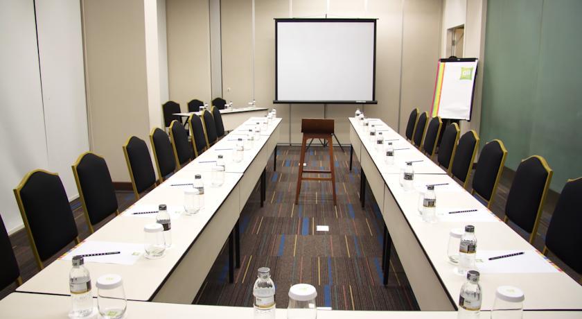 All Seasons Jakarta Thamrin Экстерьер фото