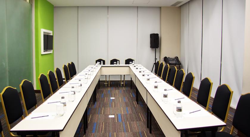 All Seasons Jakarta Thamrin Экстерьер фото